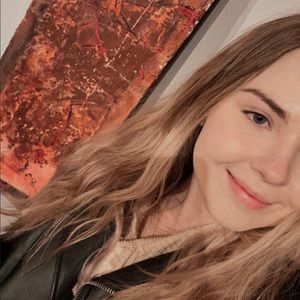 Meet your Posher, Emilie